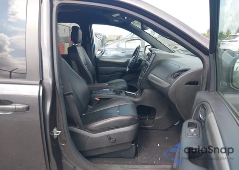2019 Dodge Grand Caravan Gt from USA, damaged, VIN 2C4RDGEG9KR718195